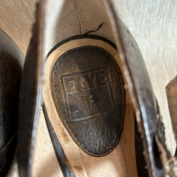FRYE Sz 6 Miranda Mary Jane Almond Toe Heeled Smooth Leather Distressed Shoes - Picture 4 of 10